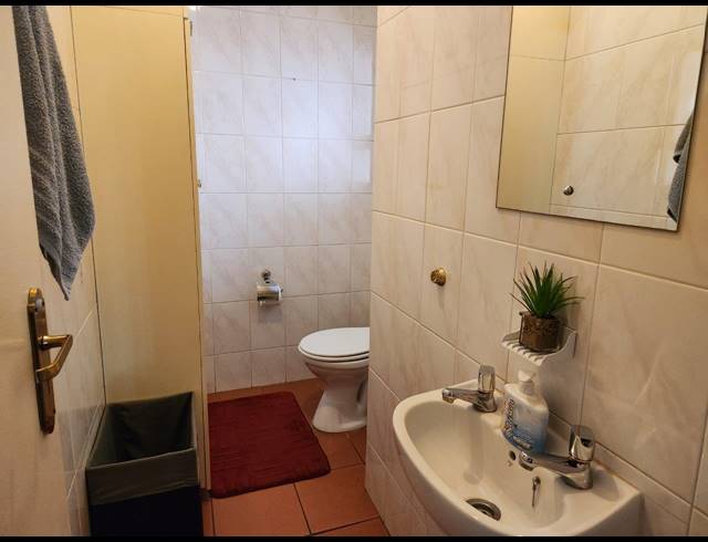 2 BEDROOM APARTMENT FOR SALE IN KEY WEST ESTATE